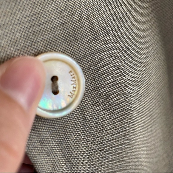 MaxMara beige Virgin Wool 2 button blazer - Picture 15 of 15